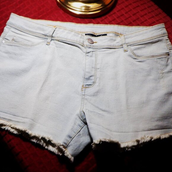~~~ESMARA  Jean Shorts ~~~ (34) - Picture 1 of 1